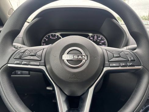 Used 2025 Nissan Sentra SV FWD image 25