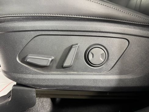 Used 2025 Kia Sorento SX image 36