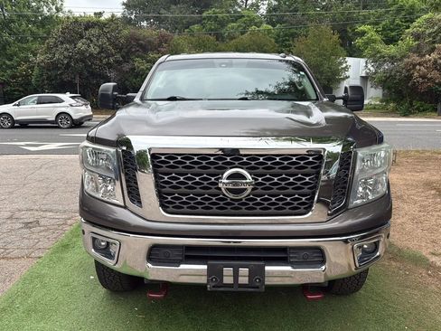 Used 2016 Nissan Titan SV RWD image 2