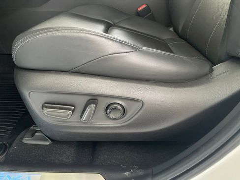 Used 2024 Toyota Venza Limited AWD/4WD image 53