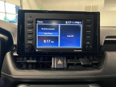 Used 2022 Toyota RAV4 LE AWD/4WD image 17