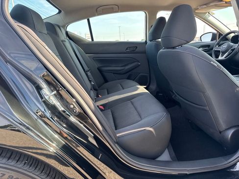 Used 2025 Nissan Altima 2.5 SV FWD image 12