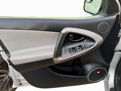 Used 2011 Toyota RAV4 w/ Base L4 Extra Value Pkg image 15