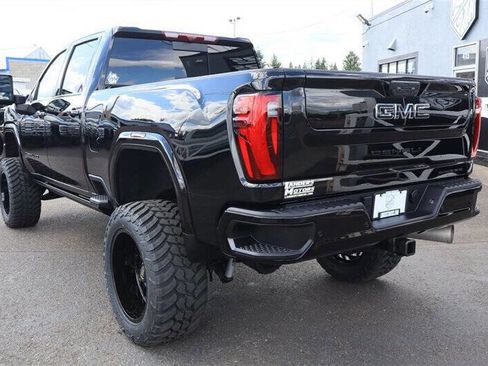 Used 2024 GMC Sierra 3500 Denali Ultimate AWD/4WD image 3