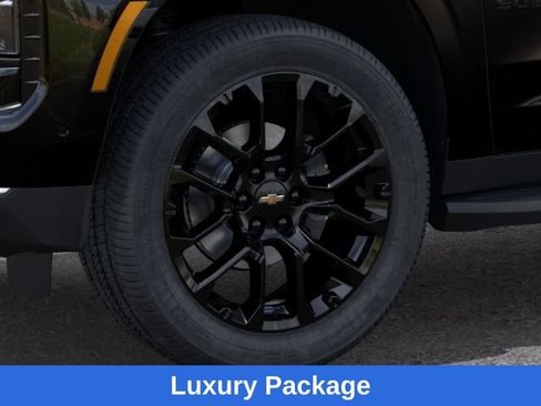 New 2026 Chevrolet Suburban LT w/ Comfort Package AWD/4WD image 10