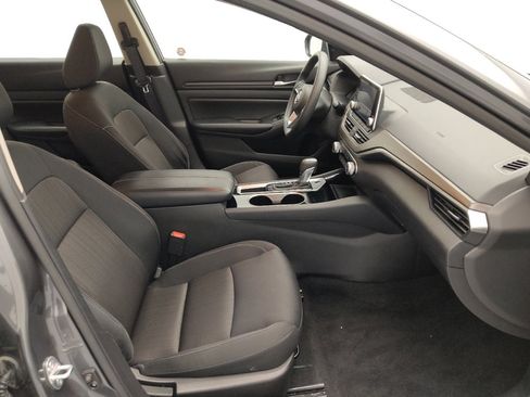 Used 2024 Nissan Altima 2.5 SV image 21