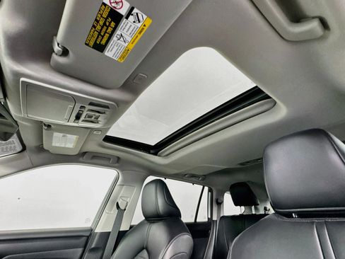Used 2023 Toyota Highlander XLE AWD/4WD image 21