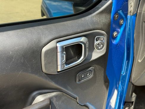 Used 2021 Jeep Gladiator Sport AWD/4WD image 12