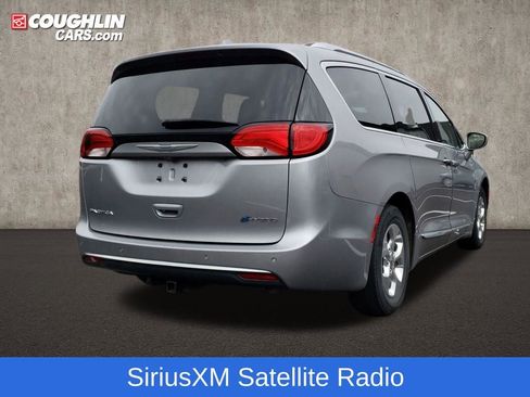Used 2019 Chrysler Pacifica Touring-L w/ Premium Audio Group FWD image 10