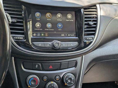 Used 2019 Chevrolet Trax LT w/ LT Convenience Package FWD image 27