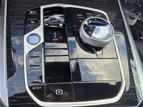 New 2026 BMW X5 sDrive40i w/ Executive Package RWD image 19