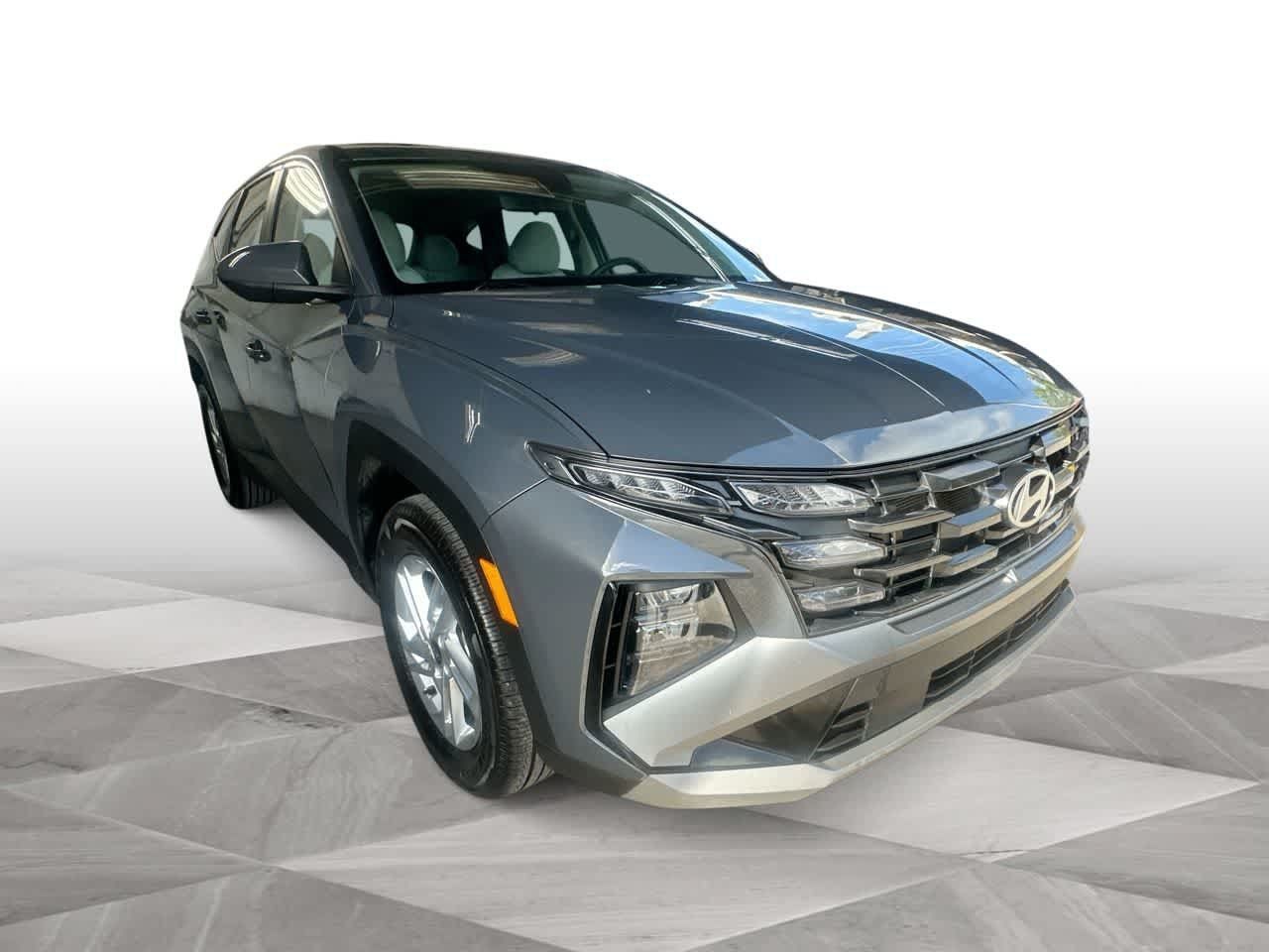 Used 2026 Hyundai Tucson SE FWD image 2