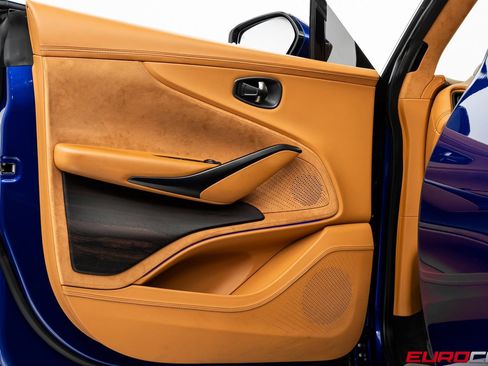 Used 2022 Aston Martin DBX image 22