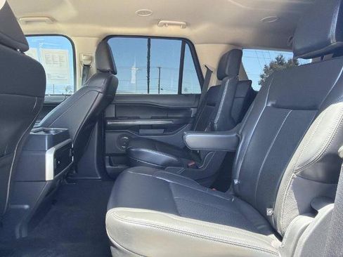Certified 2022 Ford Expedition XLT RWD image 19