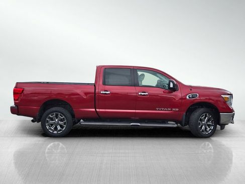 Used 2019 Nissan Titan SV w/ SV Convenience Package image 3