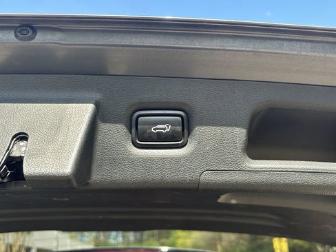 Used 2021 Hyundai Santa Fe SEL Premium w/ Cargo Package AWD/4WD image 27
