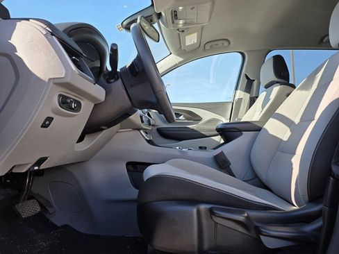 Used 2024 GMC Terrain SLE image 11