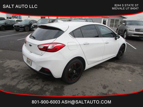 Used 2018 Chevrolet Cruze LT w/ Convenience Package image 7