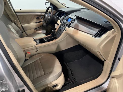 Used 2015 Ford Taurus SE image 35