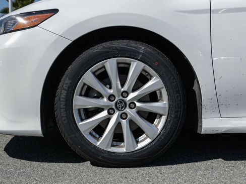 Used 2019 Toyota Camry LE FWD image 11