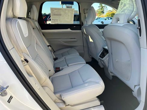 New 2025 Volvo EX90 Plus w/ Protection Package Premier image 12