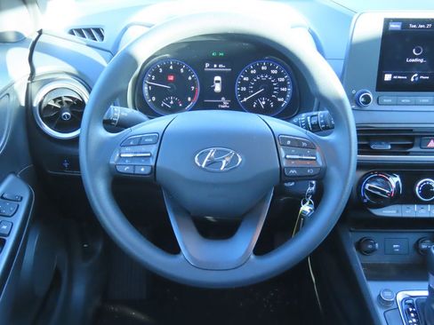 Used 2023 Hyundai Kona SE w/ Cargo Package image 6