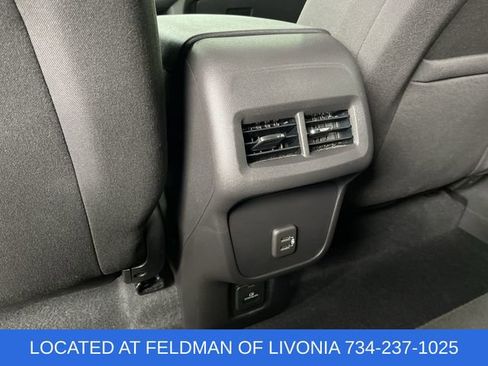 Used 2024 Chevrolet Equinox LT AWD/4WD image 20