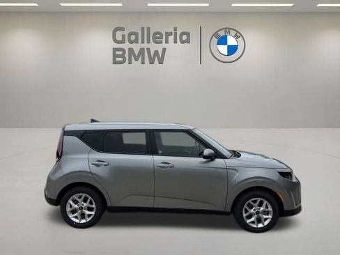 Used 2025 Kia Soul LX w/ LX Technology Package FWD image 6