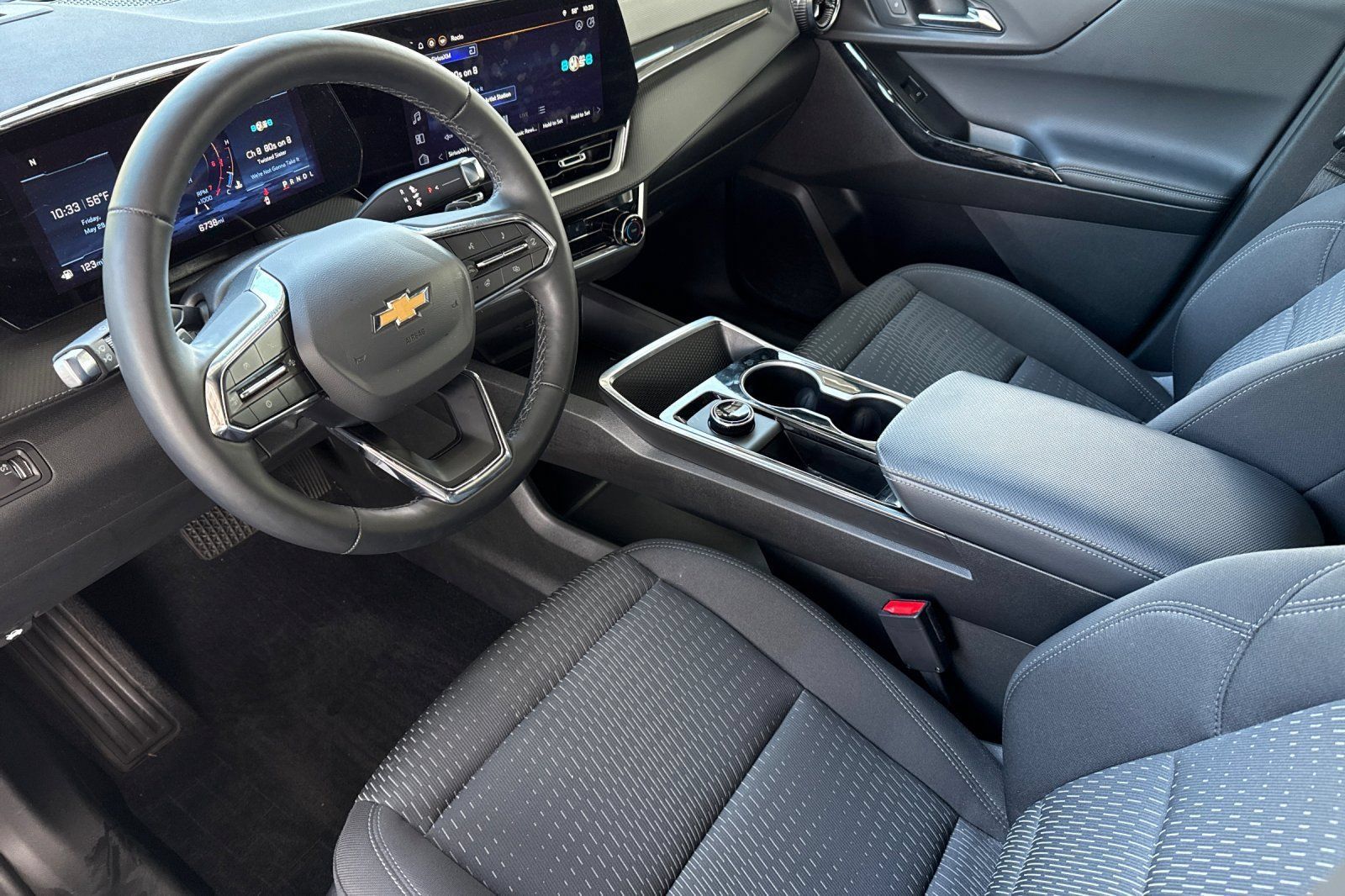 Used 2026 Chevrolet Equinox LT w/ LPO, Floor Liner Package FWD image 5