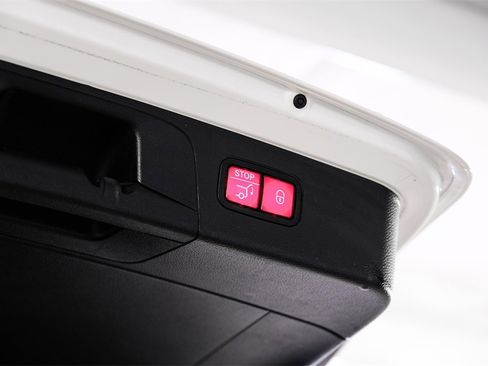 Used 2022 Mercedes-Benz GLC 300 w/ AMG Line image 59