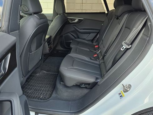 Used 2025 Audi Q8 Premium Plus image 37