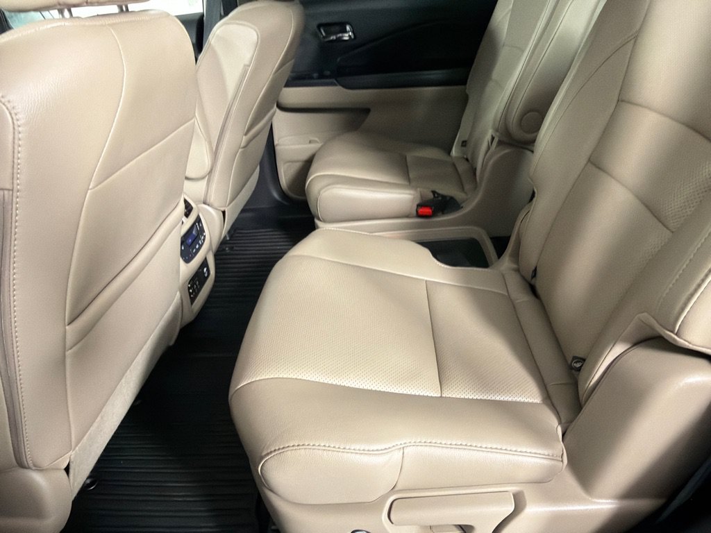 Used 2016 Honda Pilot Elite image 17