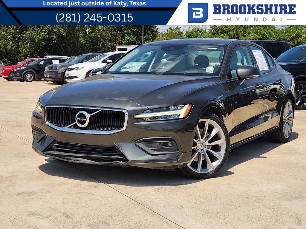 Used 2021 Volvo S60 T5 Momentum w/ Premium Package FWD image 1