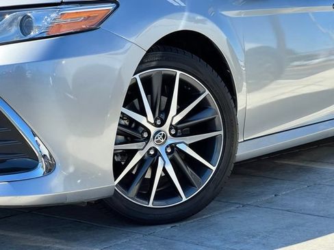 Used 2022 Toyota Camry XLE w/ Navigation Upgrade Package FWD image 2