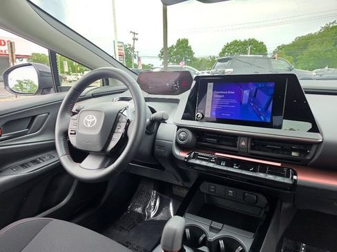 Used 2024 Toyota Prius Prime FWD image 13