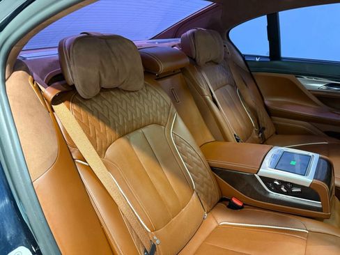 Used 2018 BMW 750i xDrive image 33