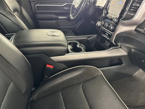 Used 2024 RAM 1500 Laramie AWD/4WD image 12