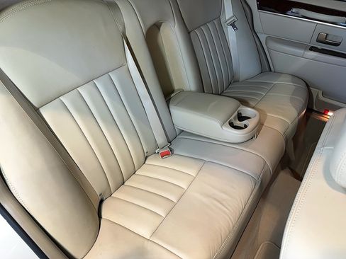 Used 2007 Lincoln Town Car Signature RWD image 68