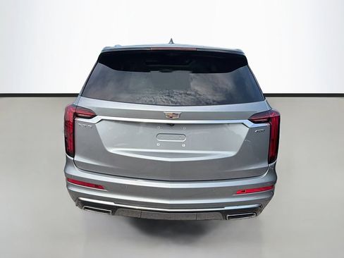Used 2023 Cadillac XT6 Premium Luxury w/ Technology Package FWD image 7