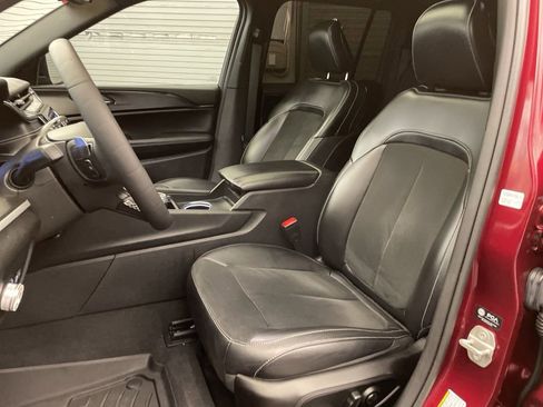 Certified 2023 Jeep Grand Cherokee Altitude image 26