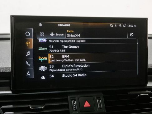 Used 2023 Audi Q5 2.0T Premium w/ Convenience Package AWD/4WD image 18