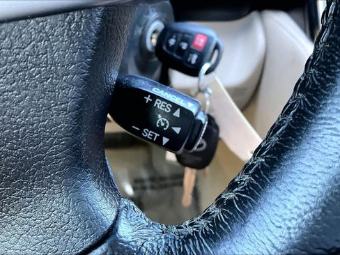 Used 2012 Toyota Camry XLE image 34