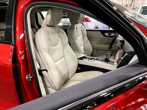 Used 2020 Volvo V60 T5 Cross Country w/ Protection Package image 9