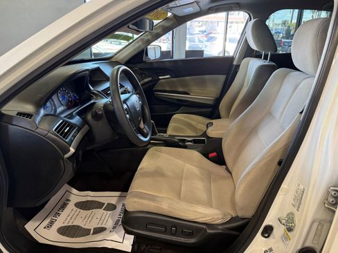 Used 2013 Honda Crosstour EX image 7