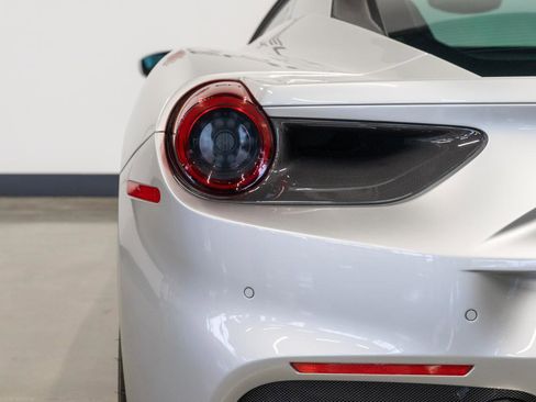 Used 2018 Ferrari 488 GTB image 16