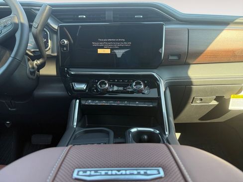 New 2026 GMC Sierra 3500 Denali Ultimate AWD/4WD image 11