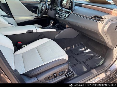 Certified 2025 Lexus ES 350 w/ Premium Package image 13