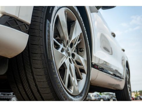 Used 2022 Genesis GV70 3.5T Sport w/ Sport Advanced Package AWD/4WD image 9