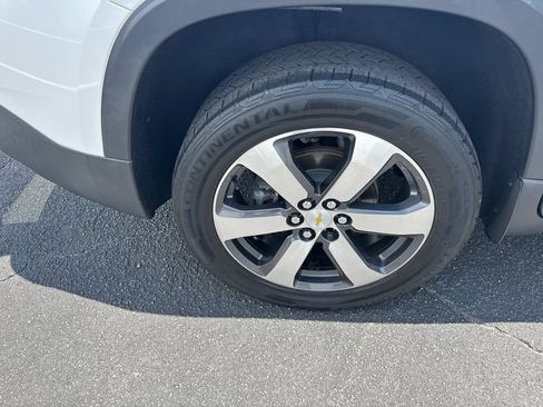 Used 2018 Chevrolet Traverse LT FWD image 18