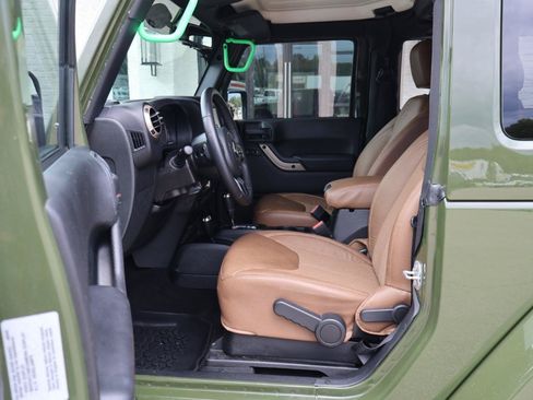 Used 2016 Jeep Wrangler Sahara AWD/4WD image 10